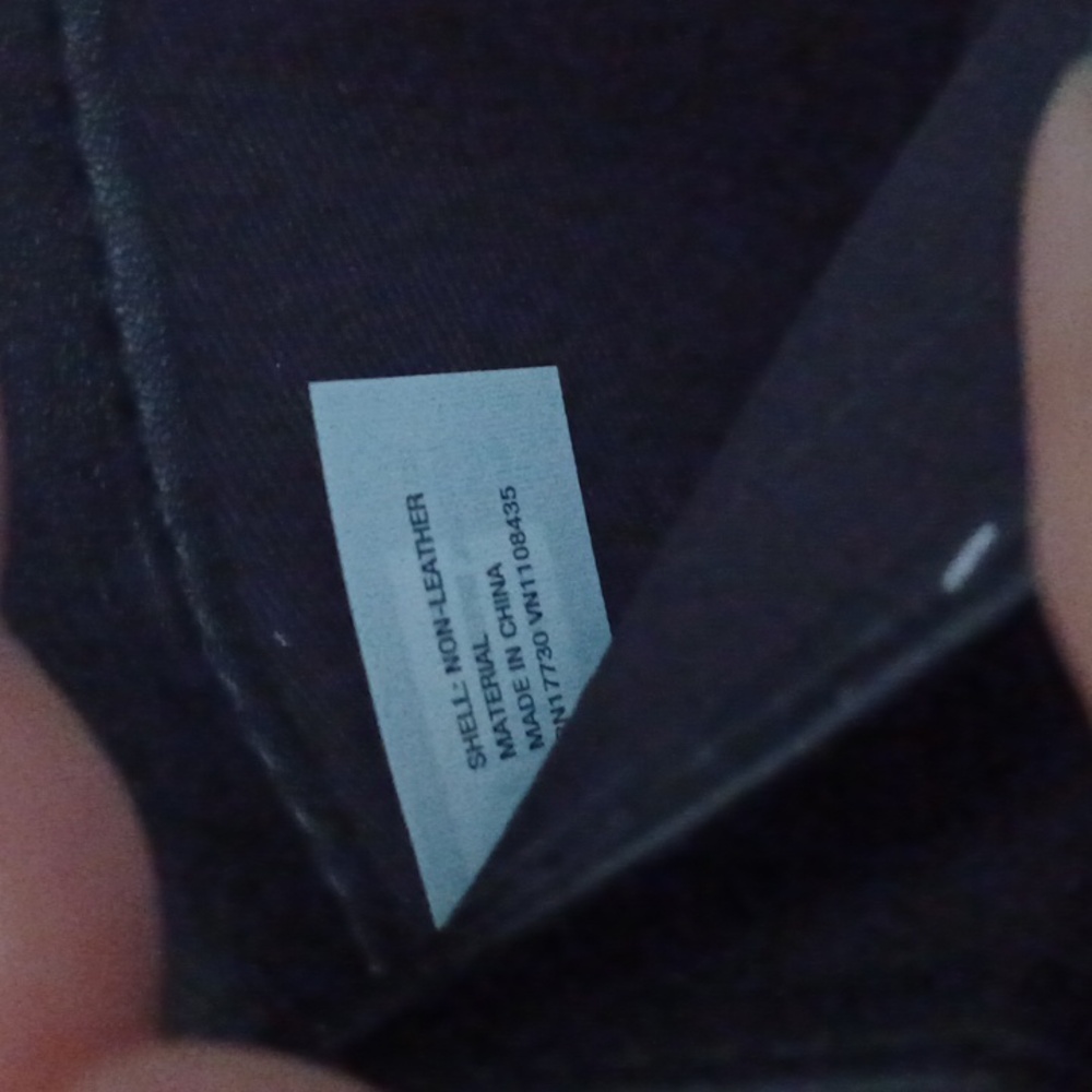 Universal Thread Wallet - Picture 11 of 13